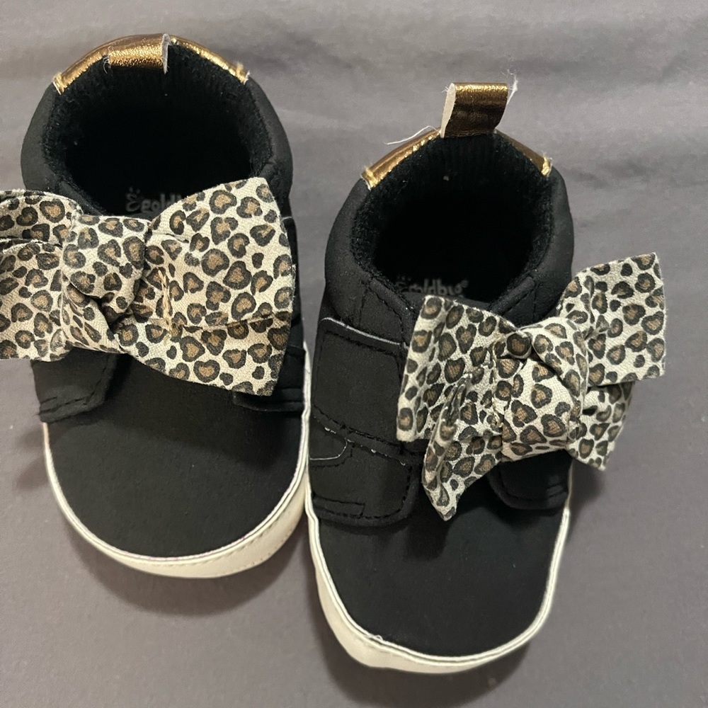 baby shoes 3 to 6 months.